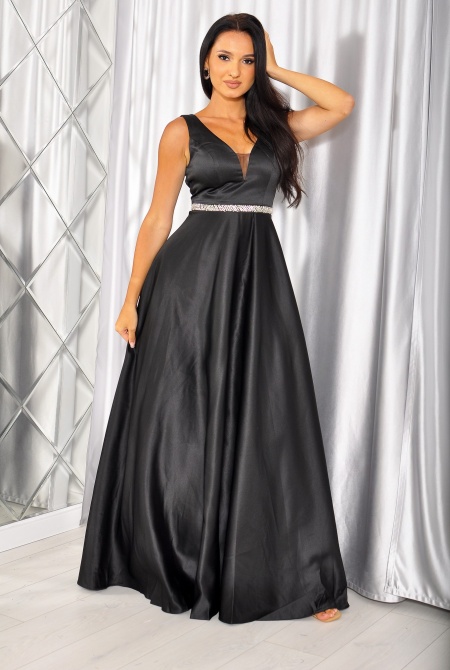 Sukienka maxi czarna ze zdobieniem w tali. MODEL:IP-8371